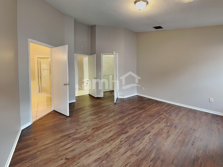 Building Photo - 503 Tree Shore Dr