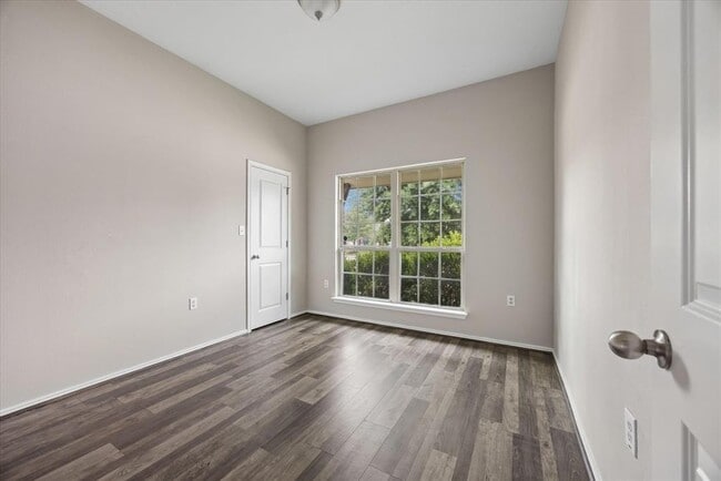 Building Photo - 5505 Bonneville Bend