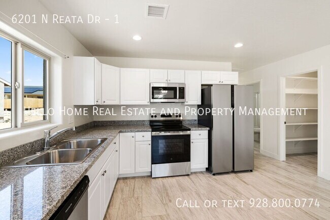 Building Photo - 6201 N Reata Dr