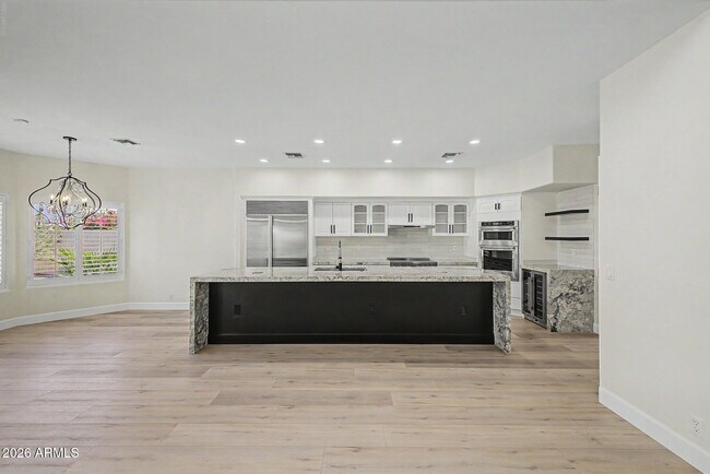 Building Photo - 3740 E Tonto Ct