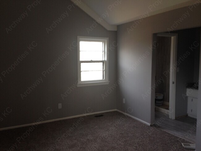Building Photo - 14622 W 89th St