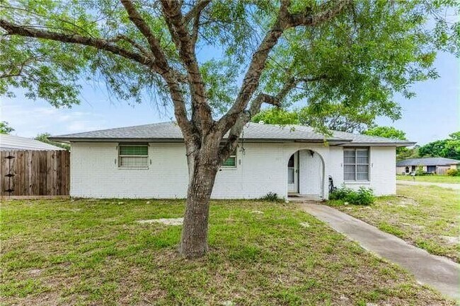 Building Photo - 3173 Baybrook Dr