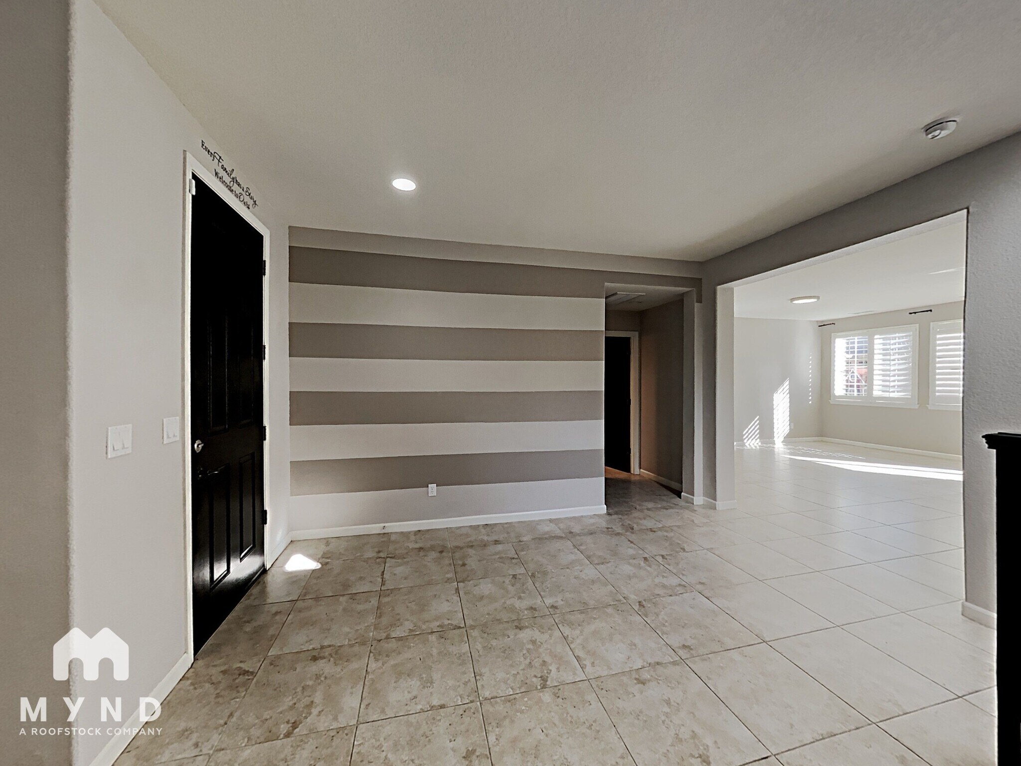 Building Photo - 10772 Grayslake Dr