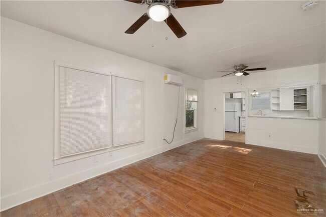 Building Photo - 221 W 14th St