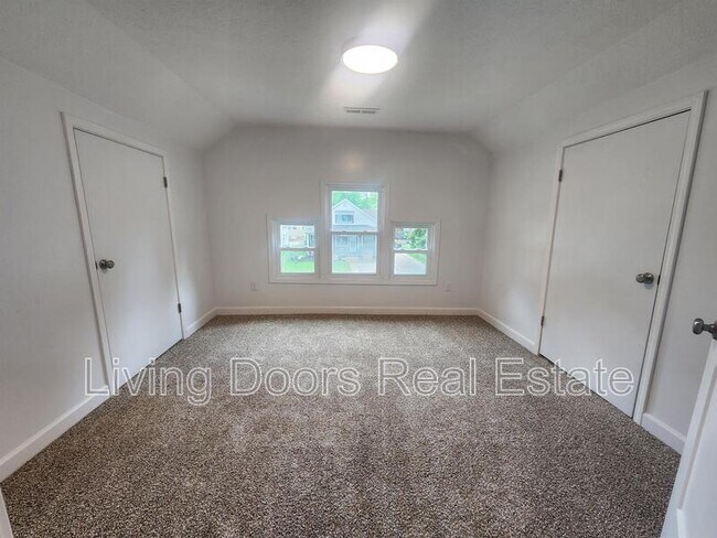 Building Photo - 711 N 30th St