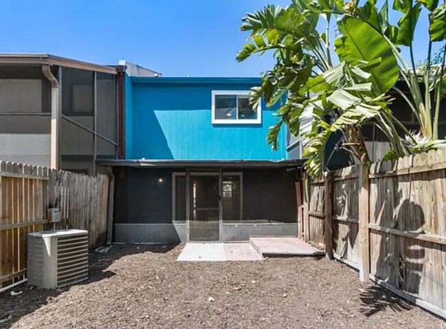 Building Photo - 2820 S Pines Dr