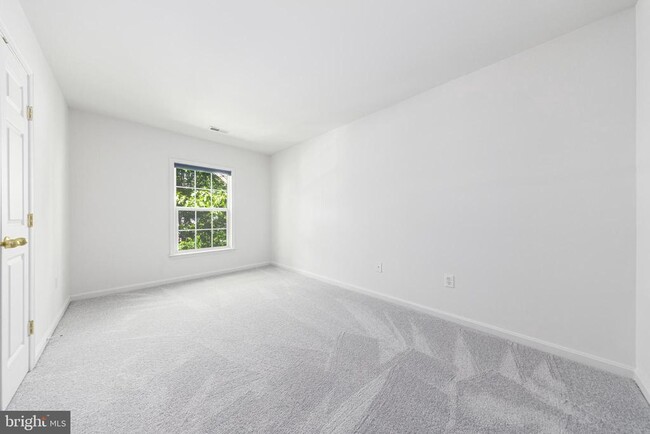 Building Photo - 2032 S Langley St
