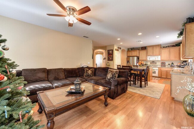 Building Photo - Immaculate Single-Story Home- in Roseville...