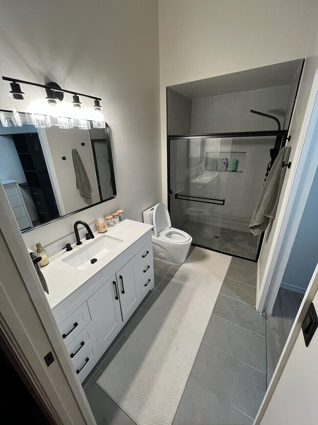 Building Photo - 7575 Meadow Lakes Dr