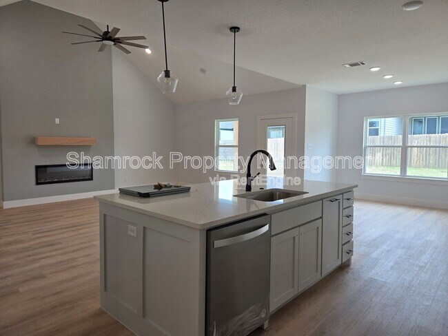 Building Photo - 9904 Ridings Dr