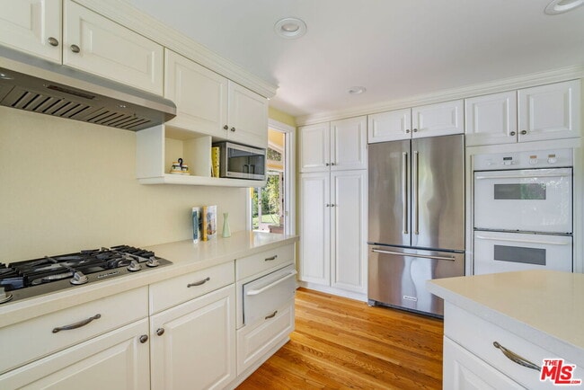 Building Photo - 1336 Bienveneda Ave