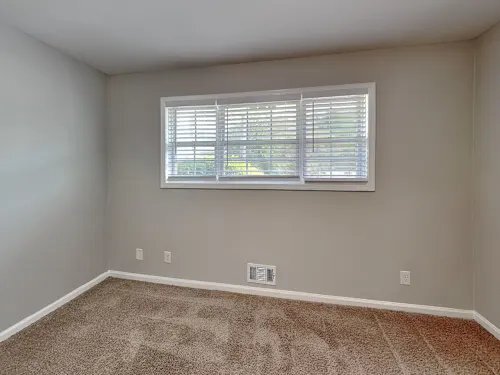 Building Photo - 2815 Rainbow Forest Dr