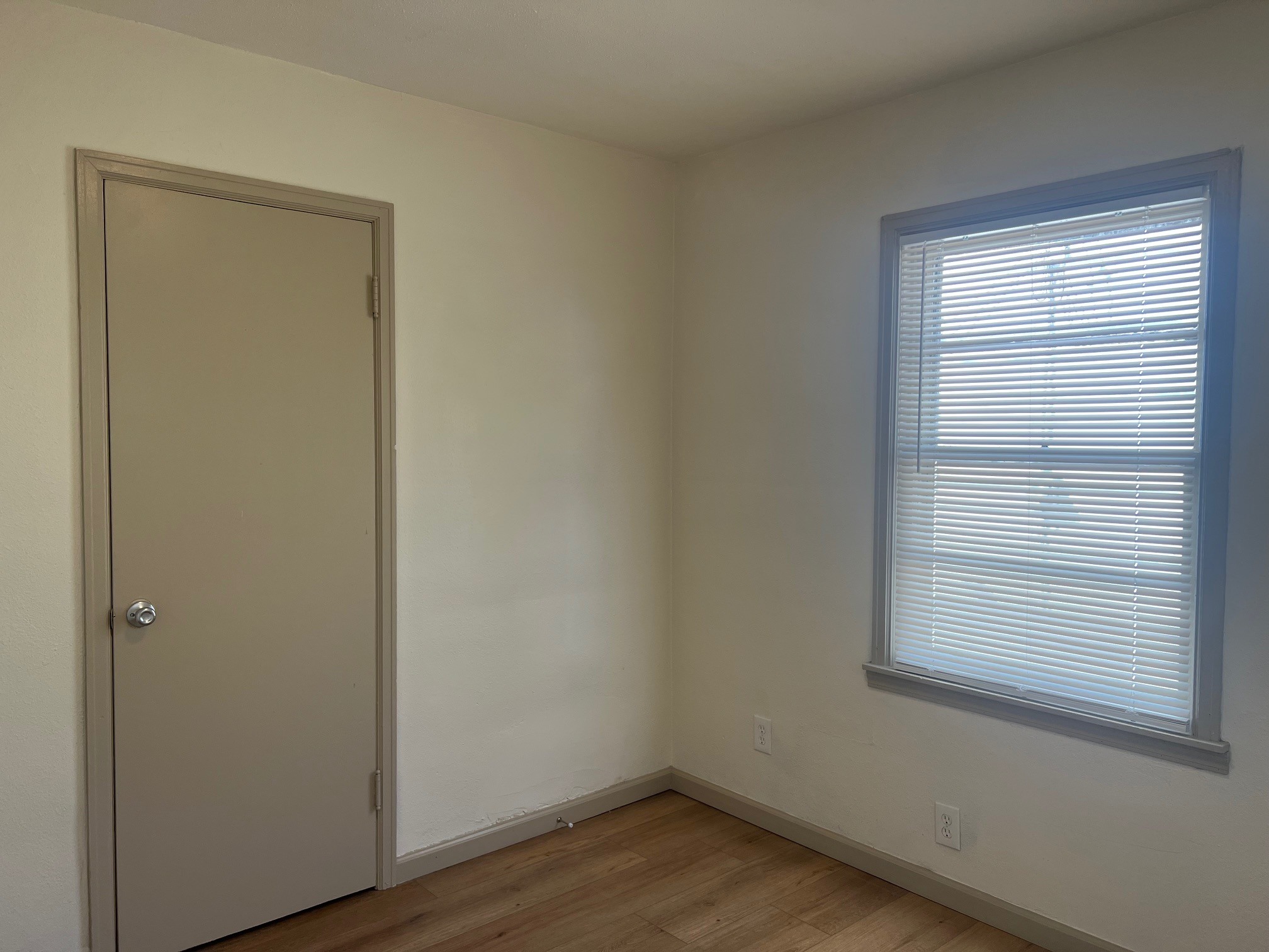 Building Photo - 8621 North Ave