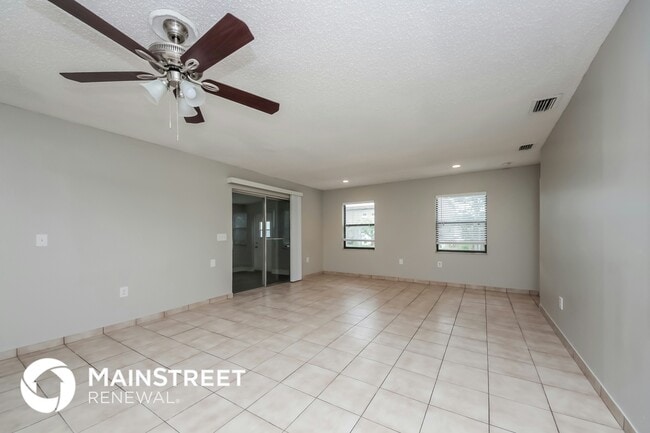 Building Photo - 7121 Laurel Hill Dr