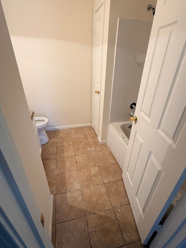 Building Photo - 3 bedroom 2 bath house