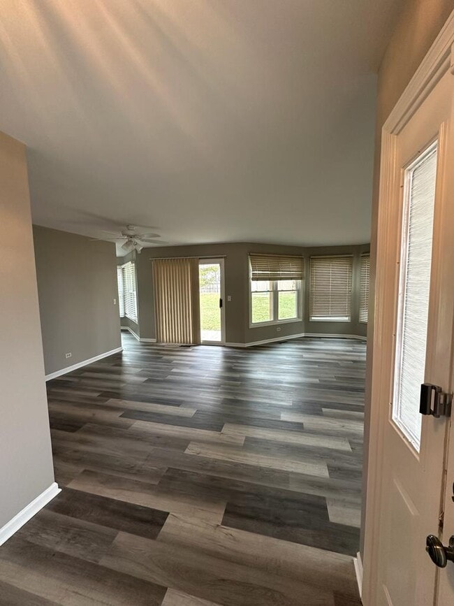 Building Photo - 17 Willow Pkwy