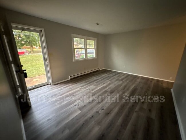 Building Photo - 1602 Ballymena Dr