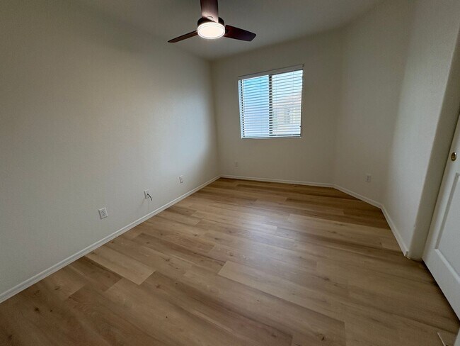 Building Photo - Four bedroom in Vail School District