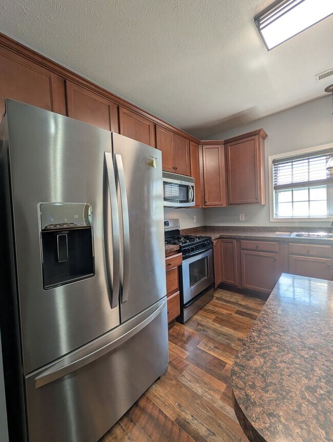 Building Photo - 305 Weatherford Dr