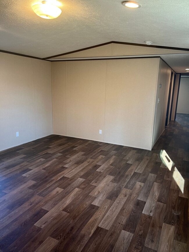 Building Photo - AVAILABLE NOW & SUPER close to Downtown Aynor!