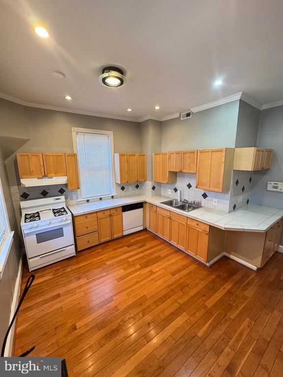 Building Photo - 15 Seaton Pl NW