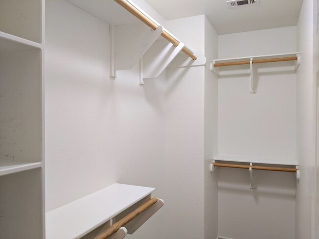 Building Photo - May Move In! 3 Bed 2 Bath In Edelweiss Gar...