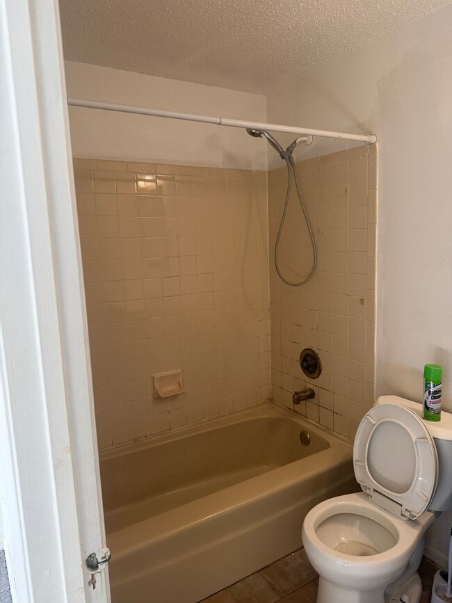 Building Photo - 1009 Pheasant Run Ln