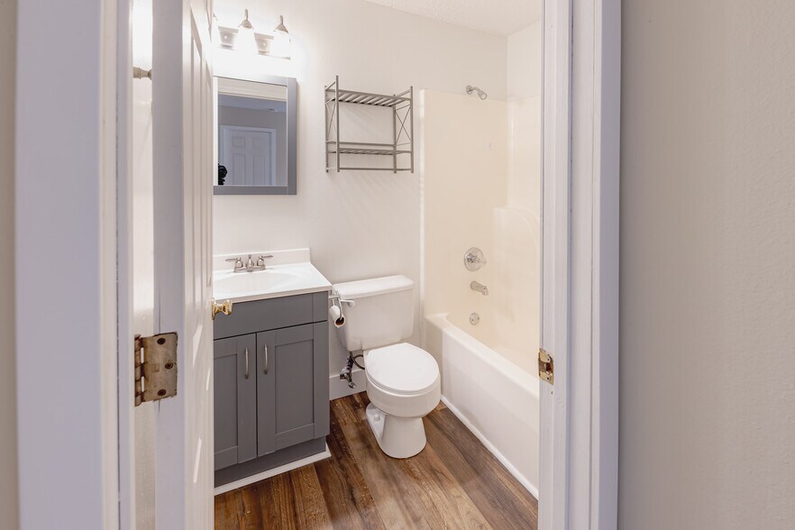 Building Photo - 3172 Meadow Trail Dr
