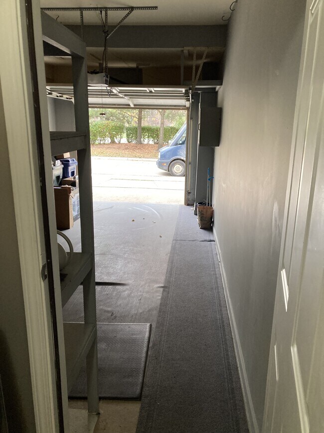 Building Photo - 41645 Copper Creek Dr