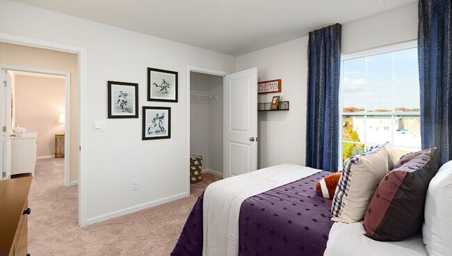 Building Photo - The Falls of Hickory 1296