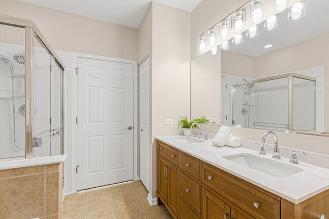 Building Photo - 1607 Millbrook Dr