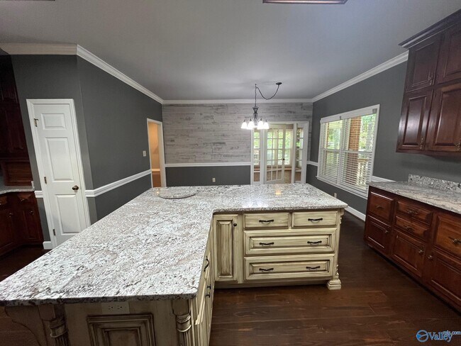 Building Photo - 146 Bob White Dr