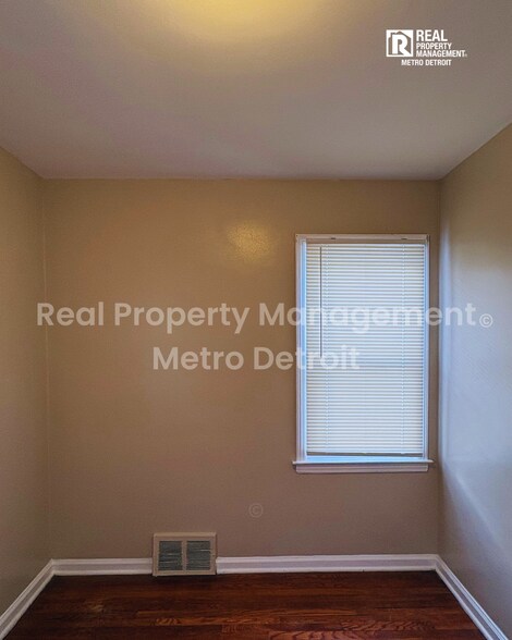 Building Photo - 21242 Beechwood Ave