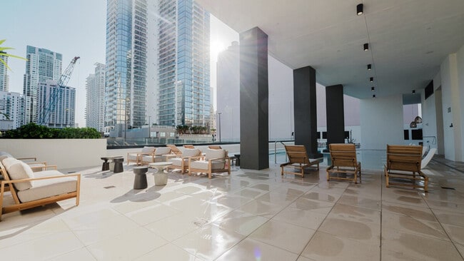 Building Photo - 225 N Miami Ave