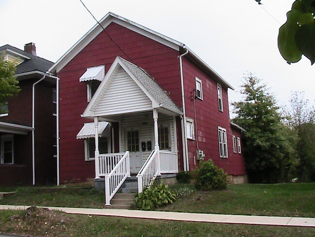 Primary Photo - 1 S 6th St