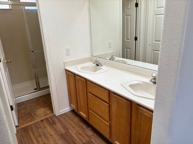 Building Photo - 7078 W Hunnington Dr