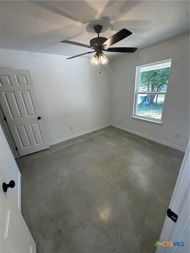 Building Photo - 209 Elbert Ln