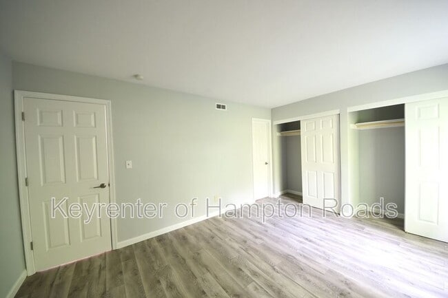 Building Photo - 612 Waters Dr