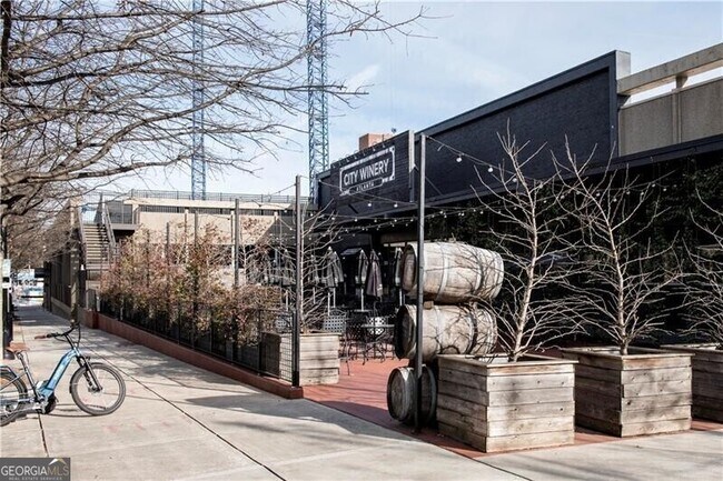 Building Photo - 620 Glen Iris Dr NE