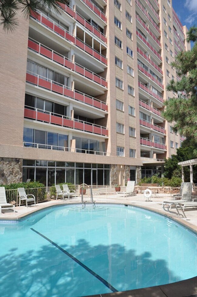 Building Photo - 1331 Park Ave SW