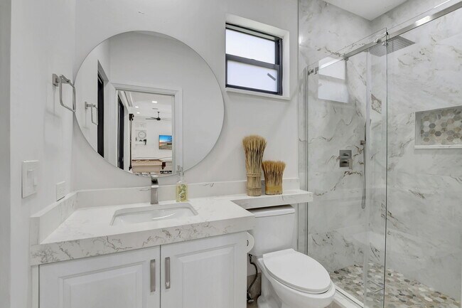 Building Photo - 10099 Canoe Brook Cir