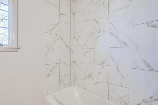 Building Photo - 6503 E 16th St N