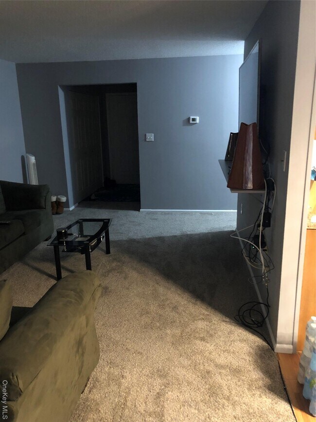 Building Photo - 31 Moore Ln