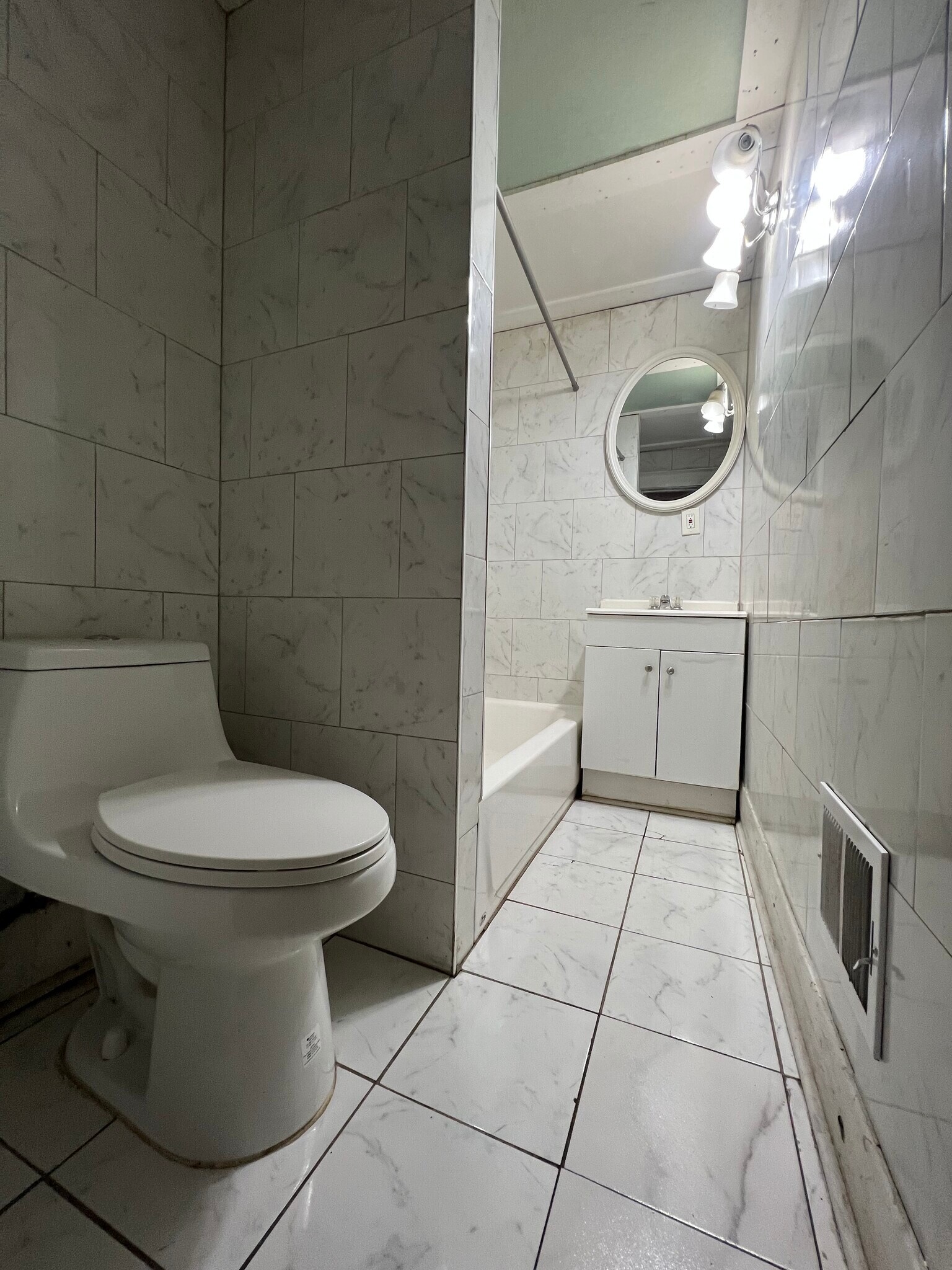 Building Photo - 1945 W Bethune St