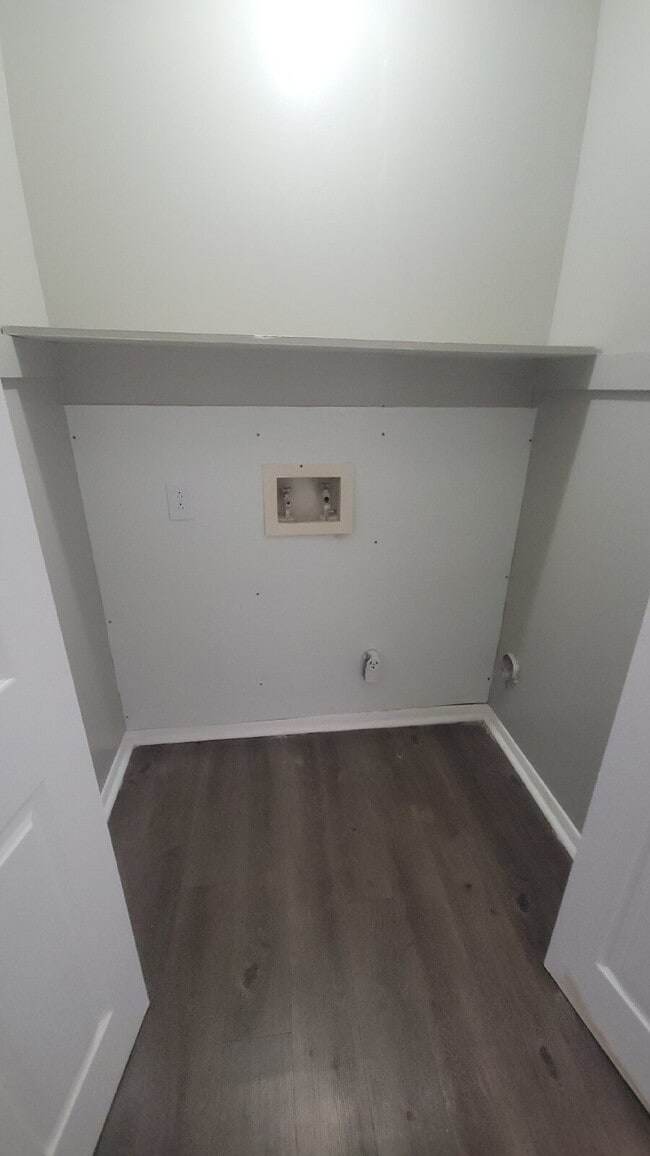 Building Photo - 1 month free, Call for details!!! "Cozy 2-Bedroom Retreat with Full Bath in Prime Huntsville Loca...