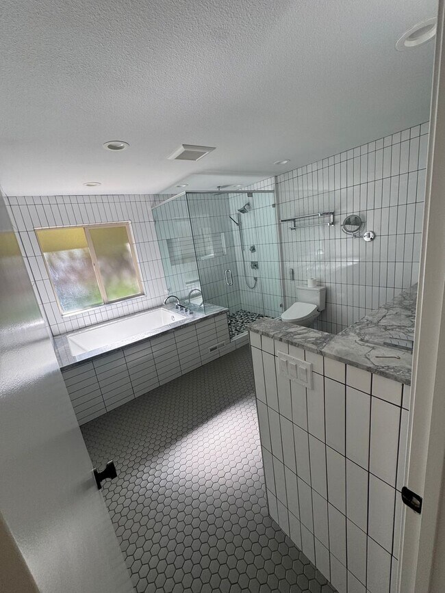 Building Photo - Beautiful Fieldcreek Ranch Exclusive Home