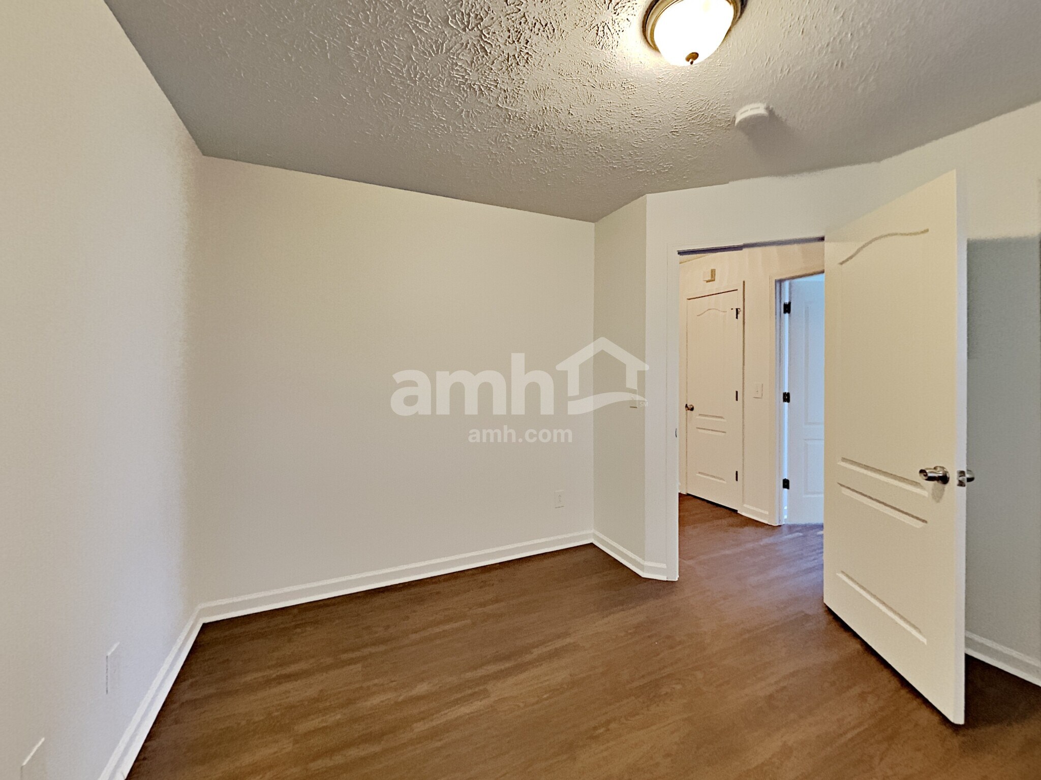 Building Photo - 113 Buttonwood Dr