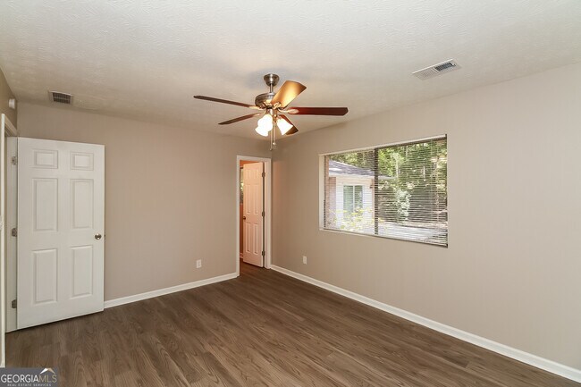 Building Photo - 821 Duke Ct