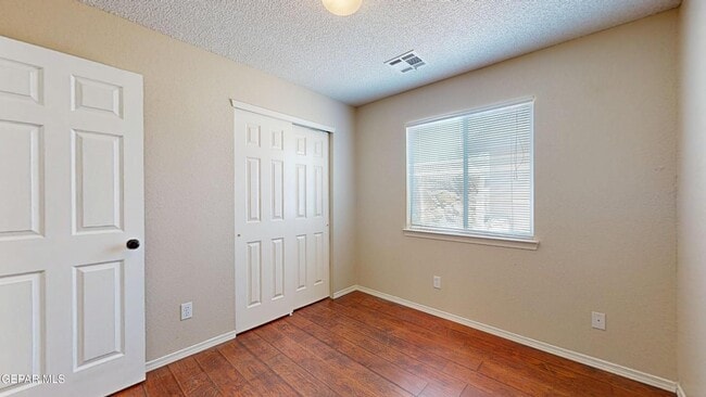 Building Photo - 1819 Shreya St