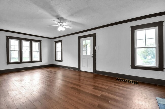 Building Photo - Quant Brick Single Family Rental - Now Available